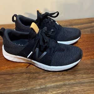 New Balance tennis shoes